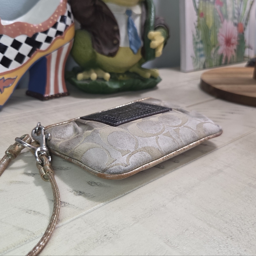 Coach Poppy Glam Signature Canvas Wristlet, GUC - Picture 7 of 10